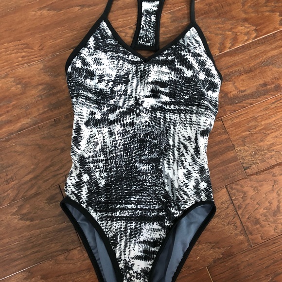 Champion opened back patterned one piece - Picture 3 of 5